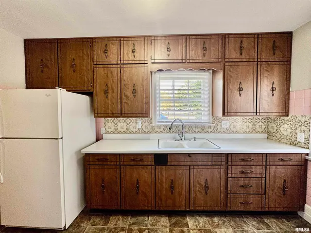 $129,900 | 441 North Ohio Avenue, Salem, IL 62881