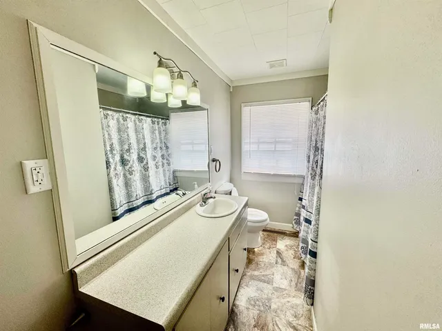 $129,900 | 441 North Ohio Avenue, Salem, IL 62881