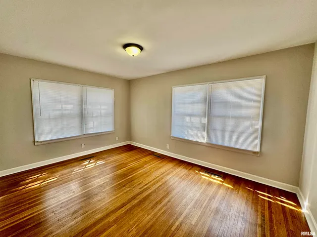 $129,900 | 441 North Ohio Avenue, Salem, IL 62881