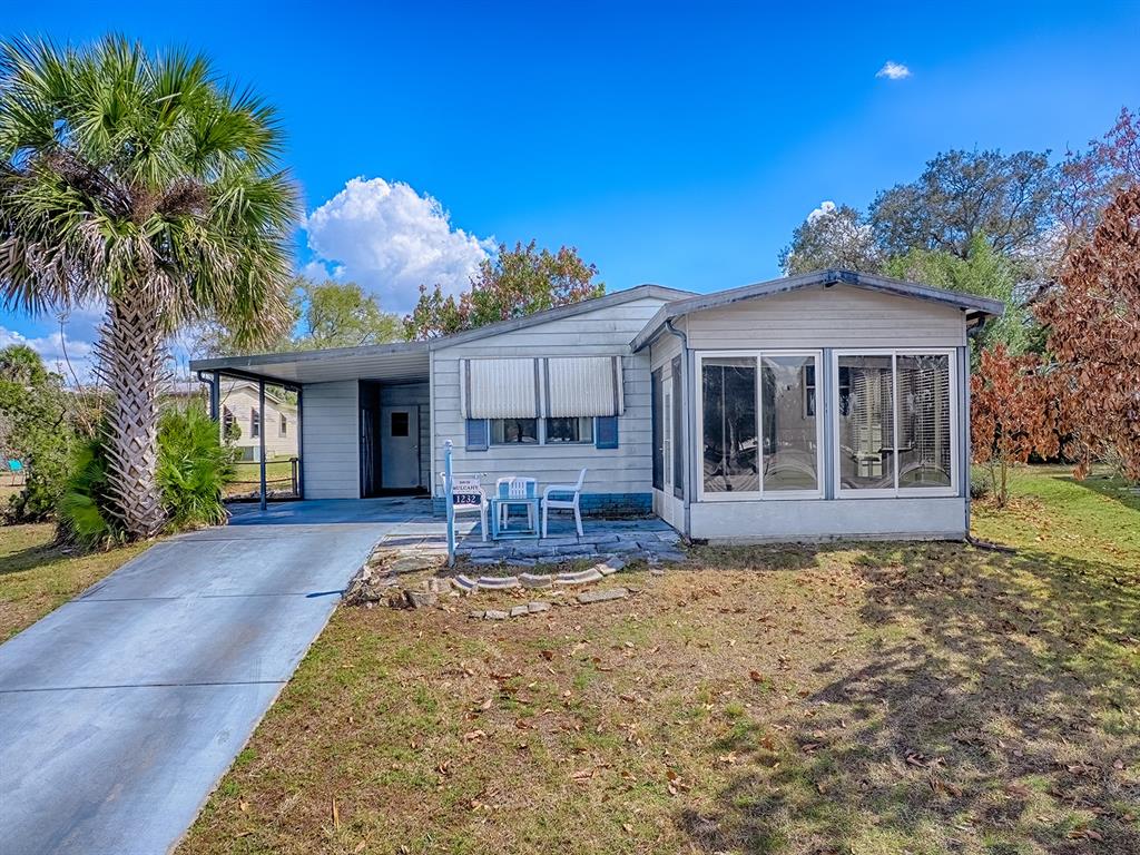 1232 Dustin Drive Lady Lake, FL 32159 - Photo 2 of 31