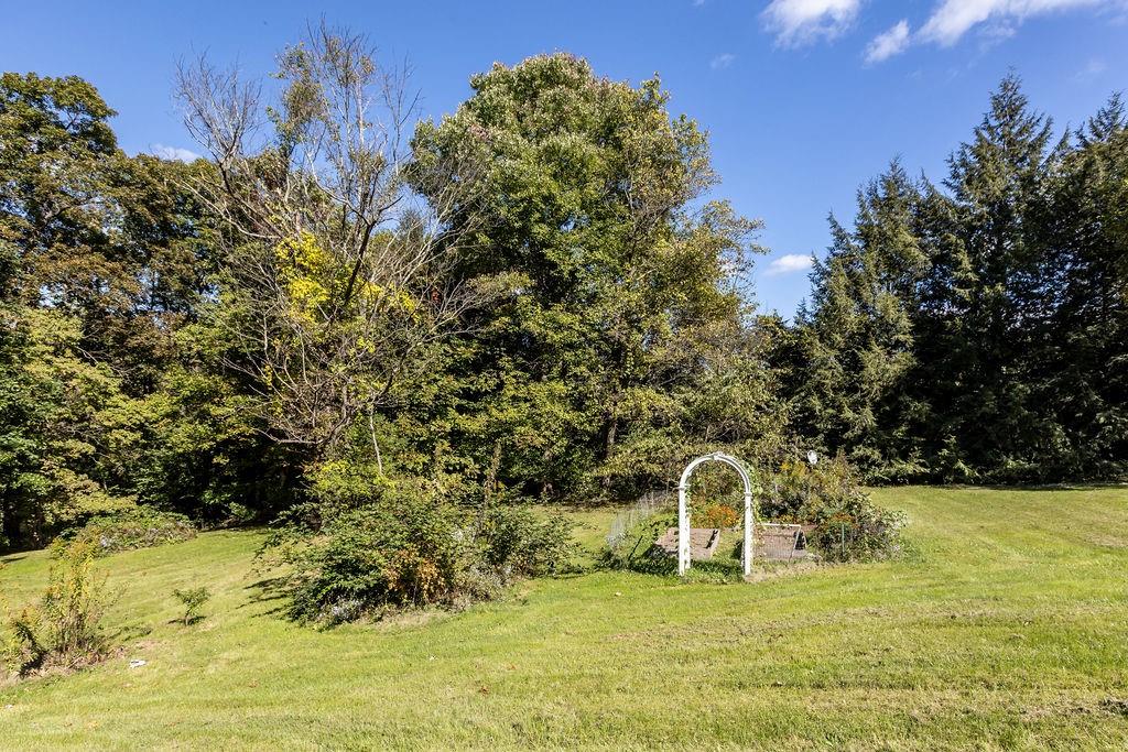 208 Plunket Road Aliquippa, PA 15001 - Photo 23 of 24 Gallery Image 23