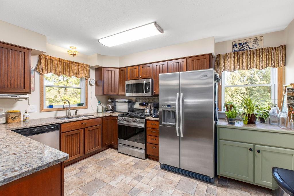 208 Plunket Road Aliquippa, PA 15001 - Photo 8 of 24 Gallery Image 8