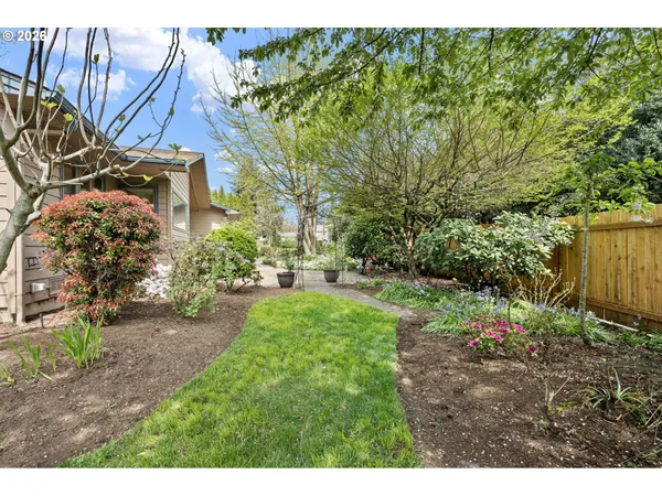 $499,900 | 84 Green Lane, Eugene, OR 97404