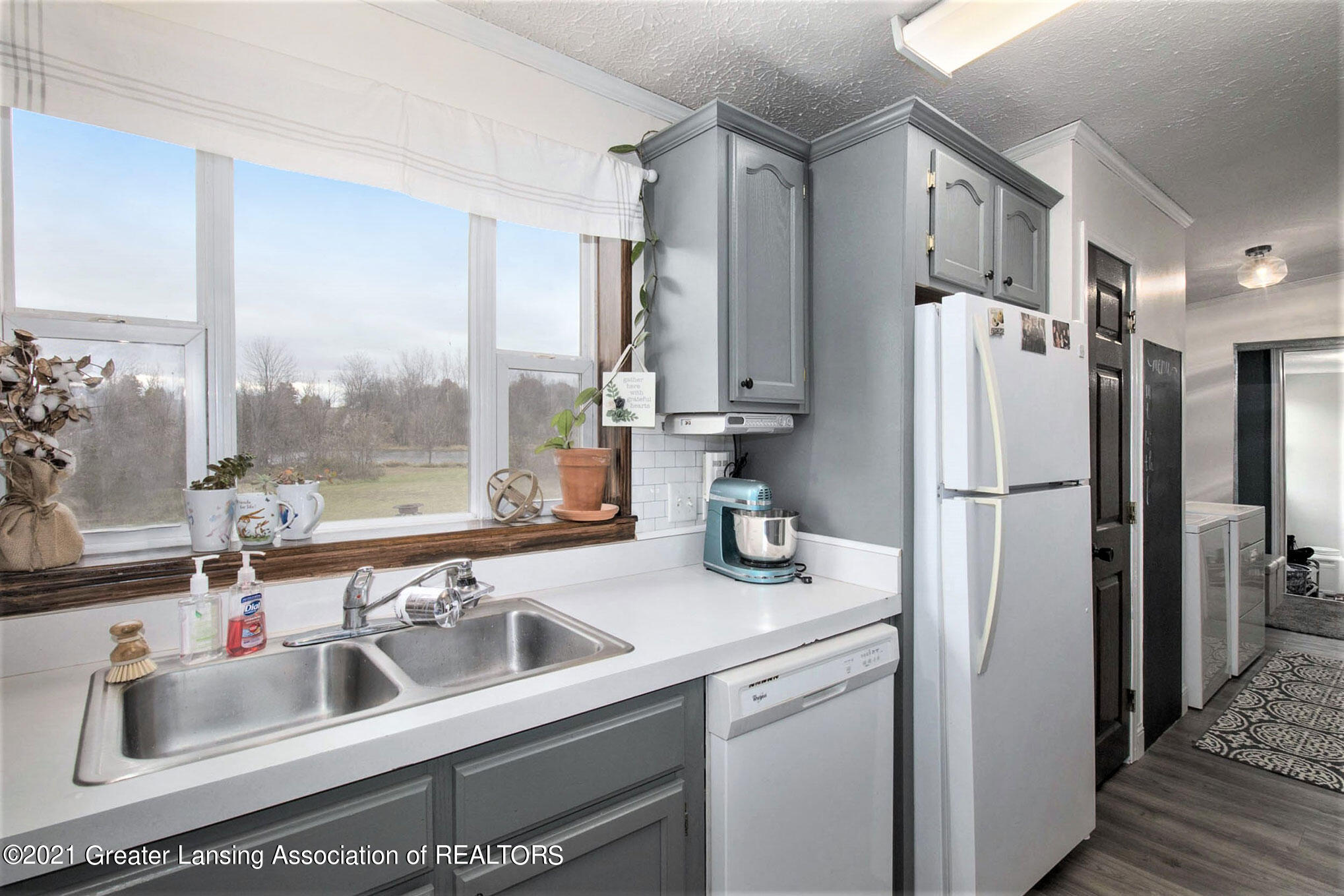 10898 Peake Road Portland, MI 48875 - Photo 8 of 28 IMG_5254