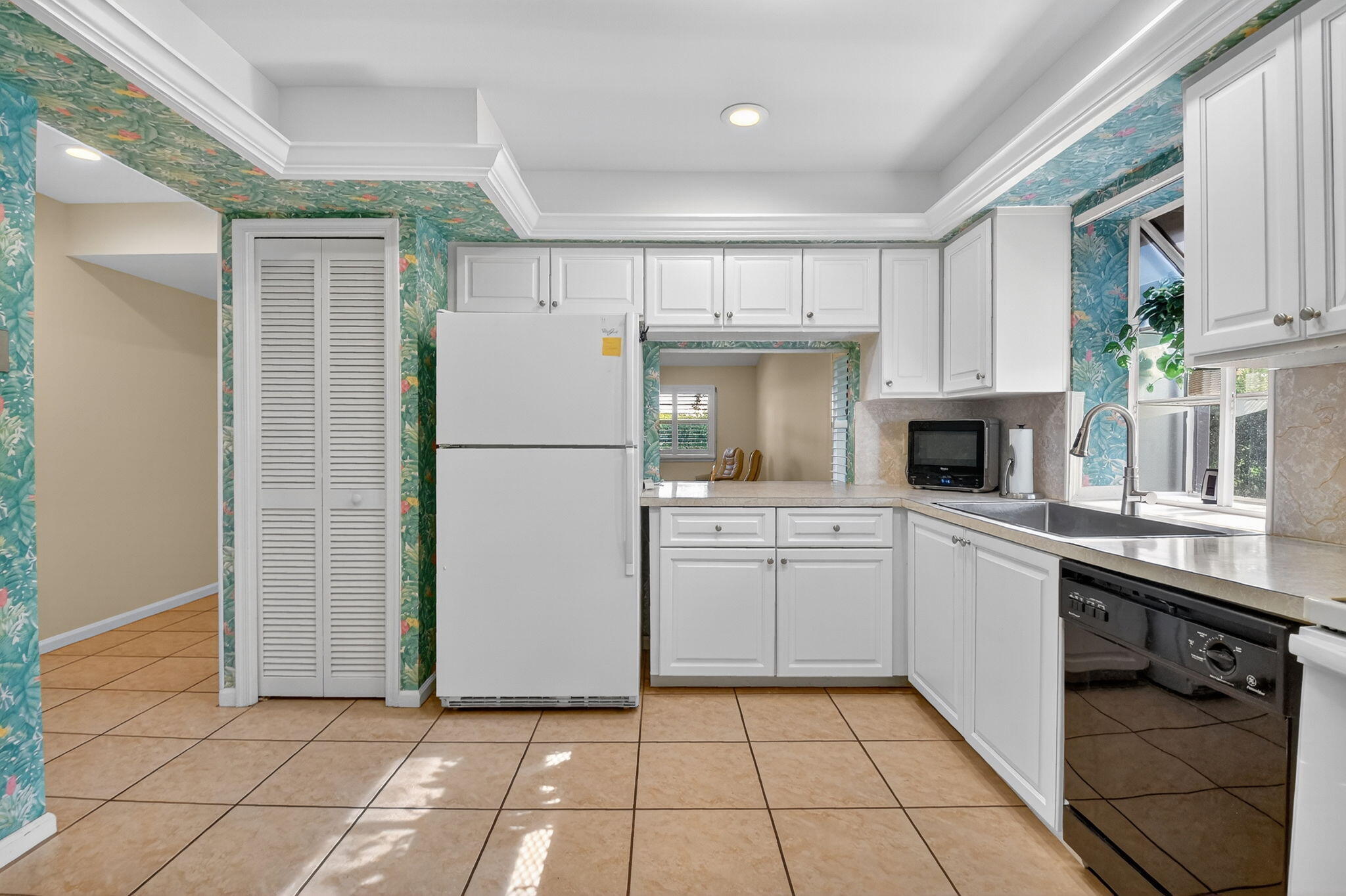 10 Ridge Pointe Drive, Unit D Boynton Beach, FL 33435 - Photo 16 of 49 14-web-or-mls-DSC_3621