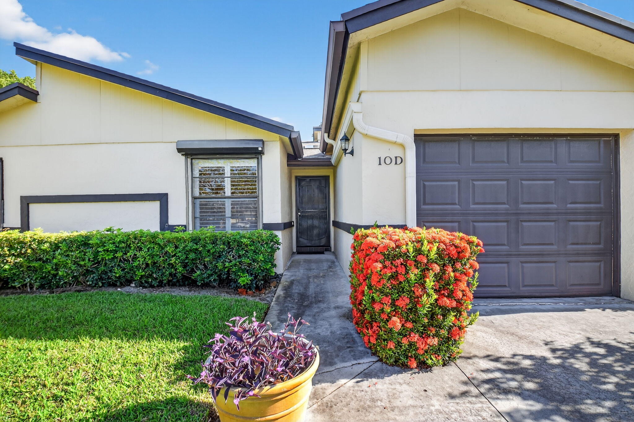 10 Ridge Pointe Drive, Unit D Boynton Beach, FL 33435 - Photo 2 of 49 4-web-or-mls-DSC_3559