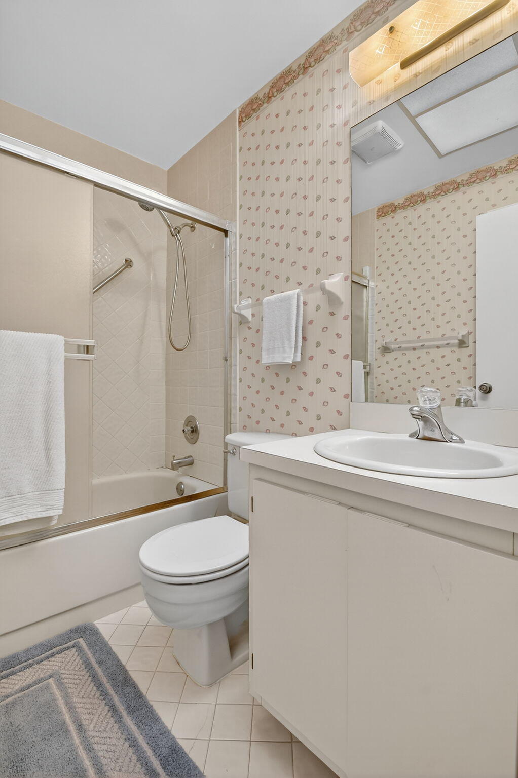 10 Ridge Pointe Drive, Unit D Boynton Beach, FL 33435 - Photo 26 of 49 25-web-or-mls-DSC_3646