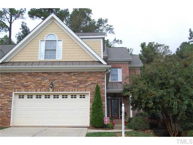 Executive all brick end-unit townhome!