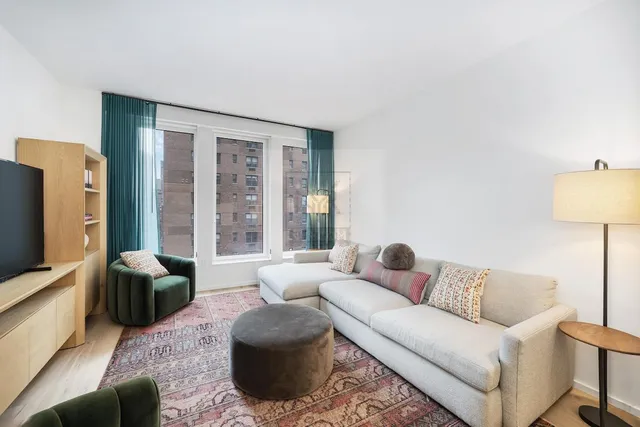 $2,548,000 | 249 East 62nd Street, Unit 3B | Lenox Hill