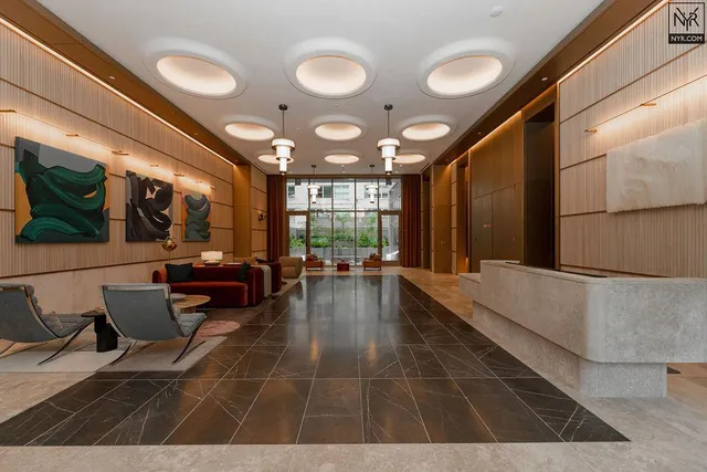 $2,548,000 | 249 East 62nd Street, Unit 3B | Lenox Hill