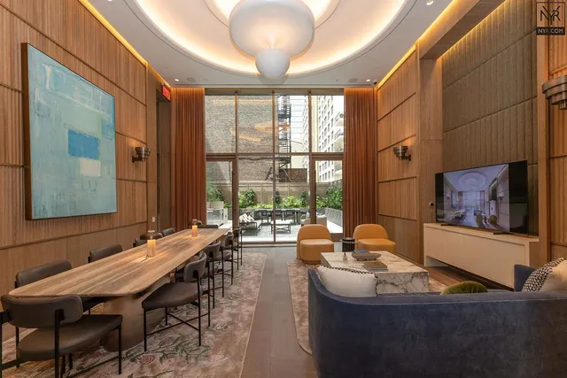 $2,548,000 | 249 East 62nd Street, Unit 3B | Lenox Hill