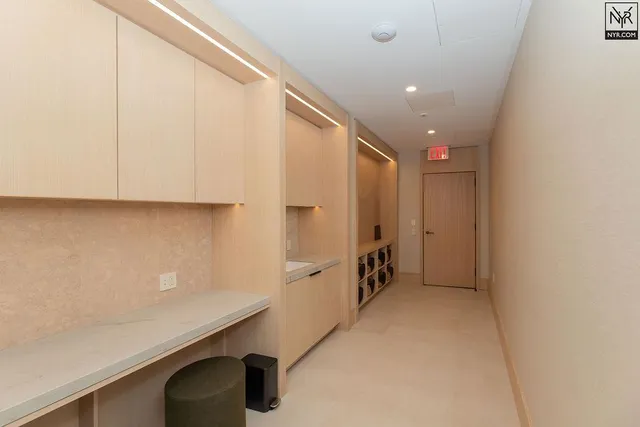 $2,548,000 | 249 East 62nd Street, Unit 3B | Lenox Hill