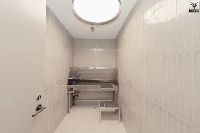 $2,548,000 | 249 East 62nd Street, Unit 3B | Lenox Hill