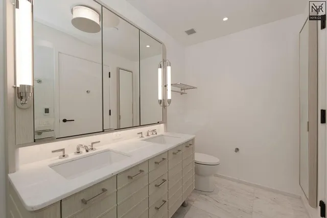 $2,548,000 | 249 East 62nd Street, Unit 3B | Lenox Hill