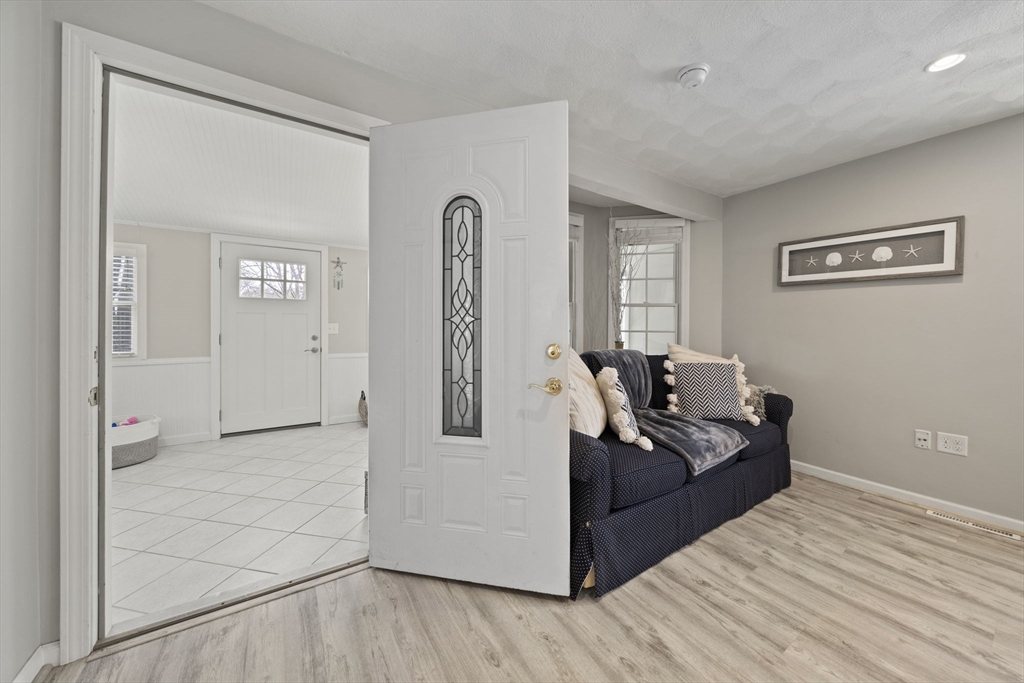 4 Fremont Road Marshfield, MA 02050 - Photo 11 of 38