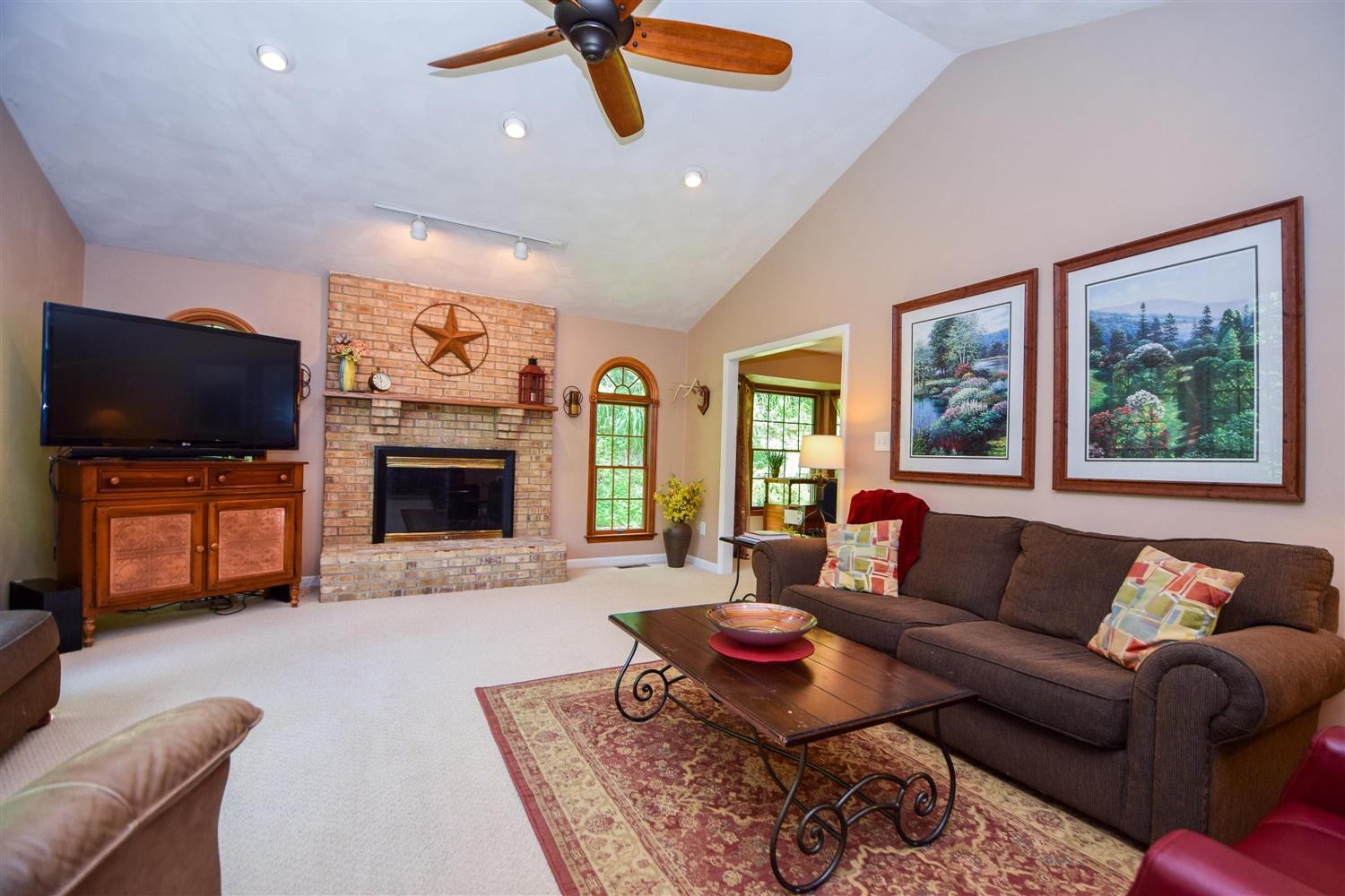 7511 Mt Chestnut Road Roanoke, VA 24018 - Photo 3 of 41 03-Photo-3