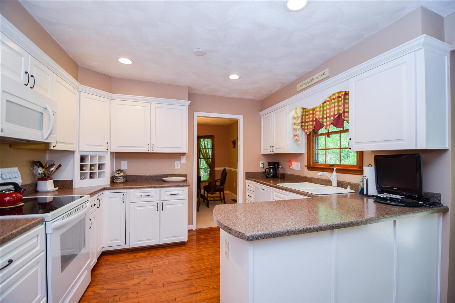 7511 Mt Chestnut Road Roanoke, VA 24018 - Photo 9 of 41 09-Photo-9
