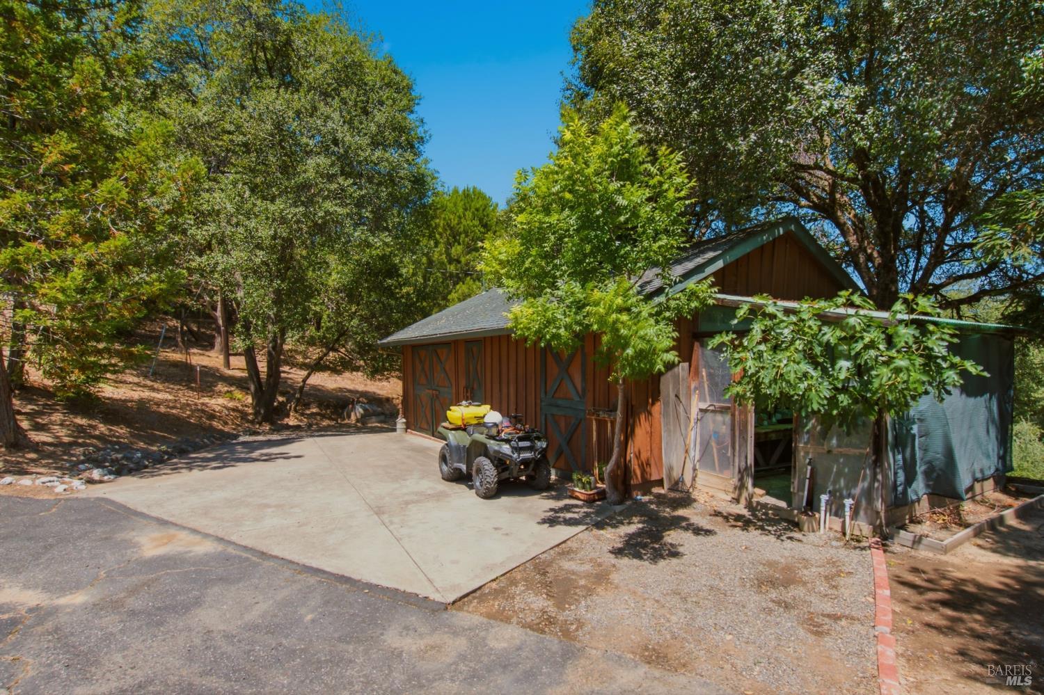 5301 Lake Ridge Road Ukiah, CA 95482 - Photo 17 of 59