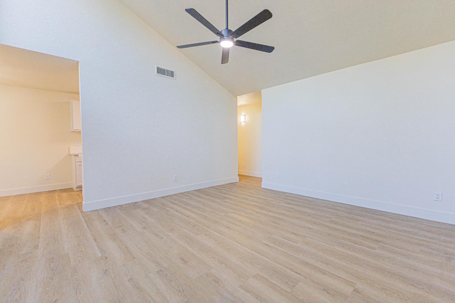 5965 East Shields Avenue, Unit 111 Fresno, CA 93727 - Photo 2 of 22