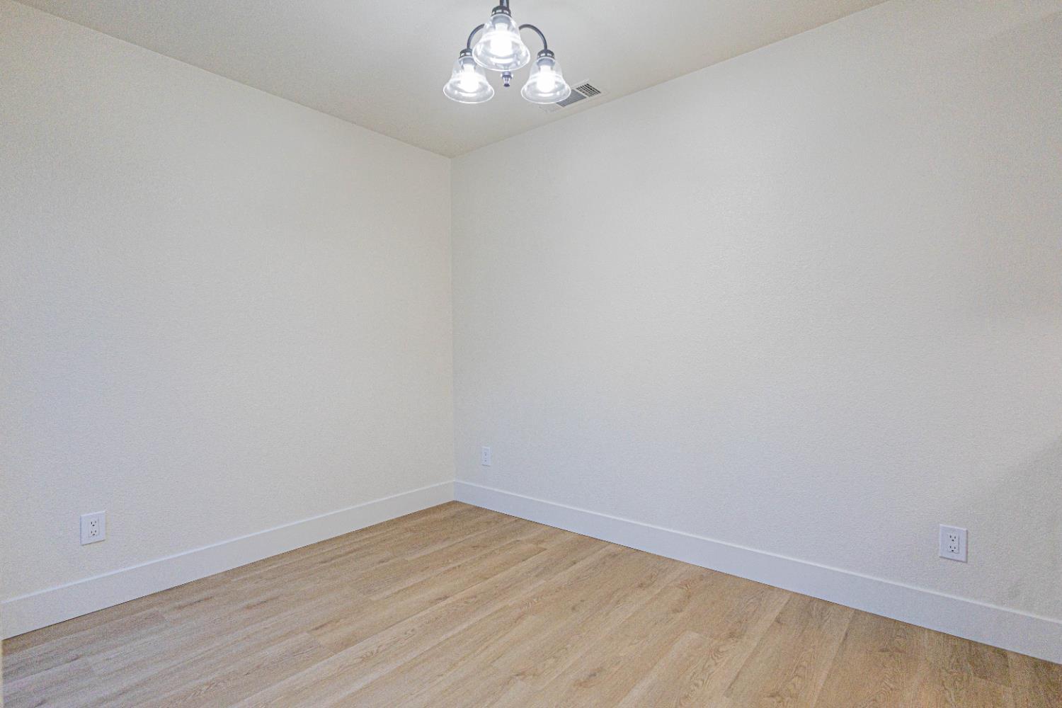 5965 East Shields Avenue, Unit 111 Fresno, CA 93727 - Photo 4 of 22