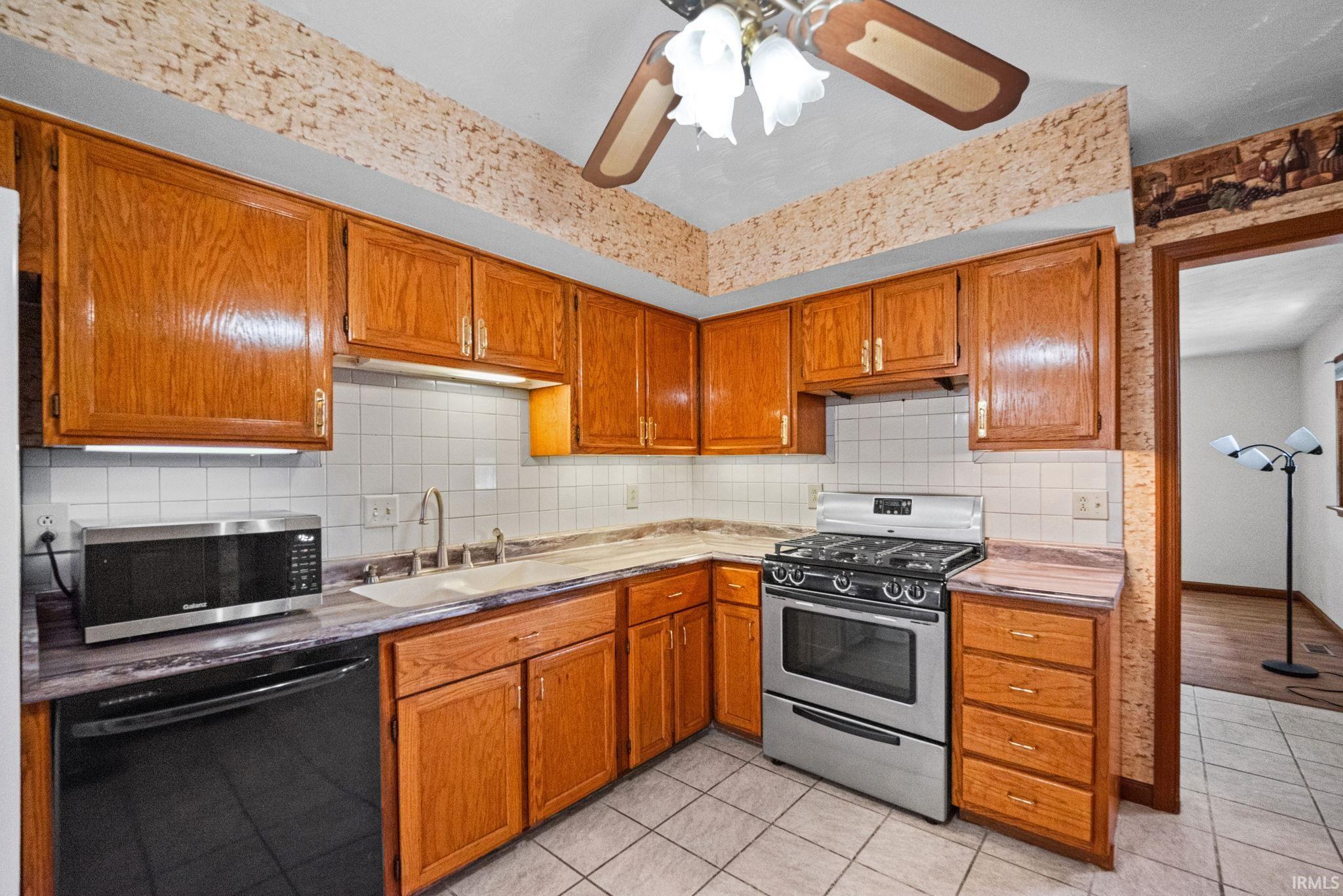 806 Sam Ralston Road Lebanon, IN 46052 - Photo 7 of 33 Gallery Image 7