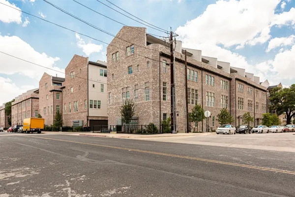 $5,000 | 1201 Shore District Drive, Austin, TX 78741