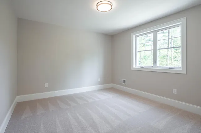 $749,900 | 4 Hikers Lane, Nashua, NH 03062