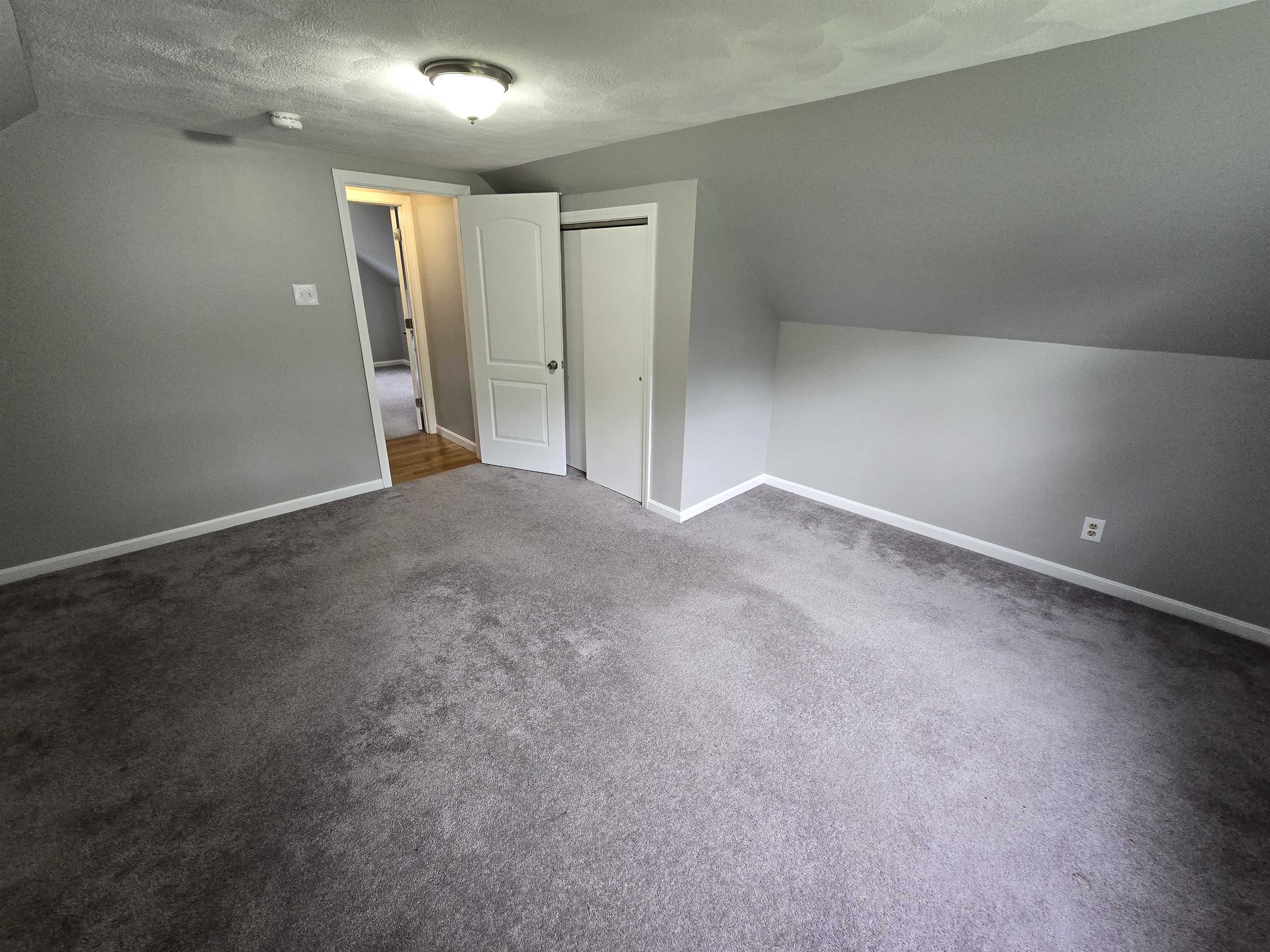 7 Loretta Avenue Pelham, NH 03076 - Photo 24 of 33