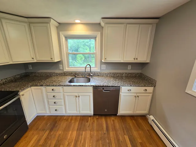 $3,600 | 7 Loretta Avenue, Pelham, NH 03076