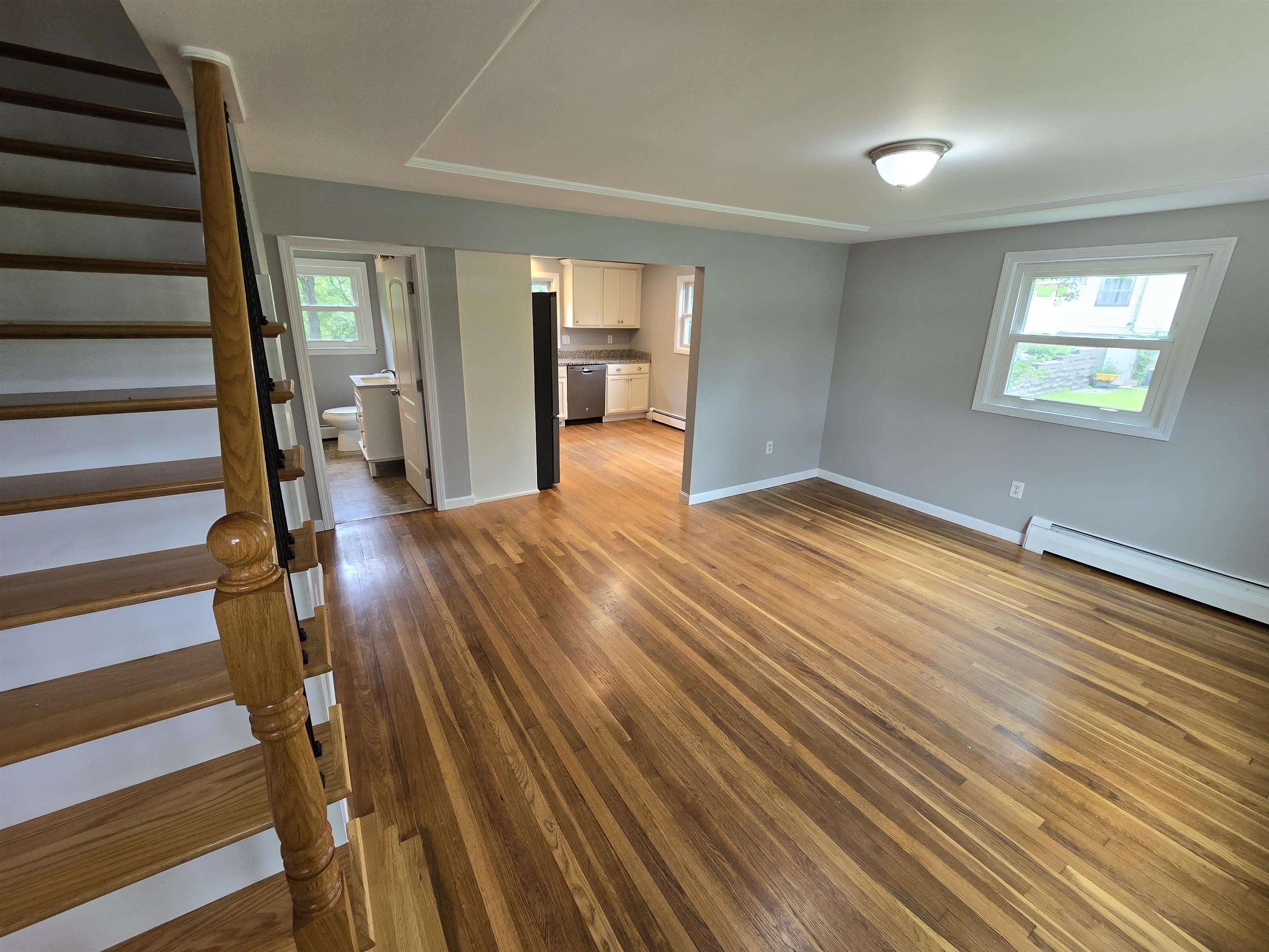 7 Loretta Avenue Pelham, NH 03076 - Photo 10 of 33