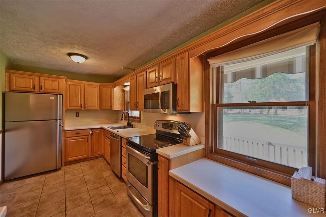 231 Sawmill Road Pocono Lake, PA 18347 - Photo 11 of 50 Kitchen w/ New Appliances