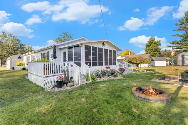 $475,000 | 534 Hickory Lane, Coldwater, MI 49036