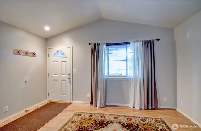 $555,000 | 516 Myrtle Street, La Conner, WA 98257