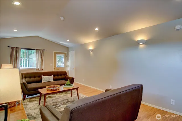 $555,000 | 516 Myrtle Street, La Conner, WA 98257