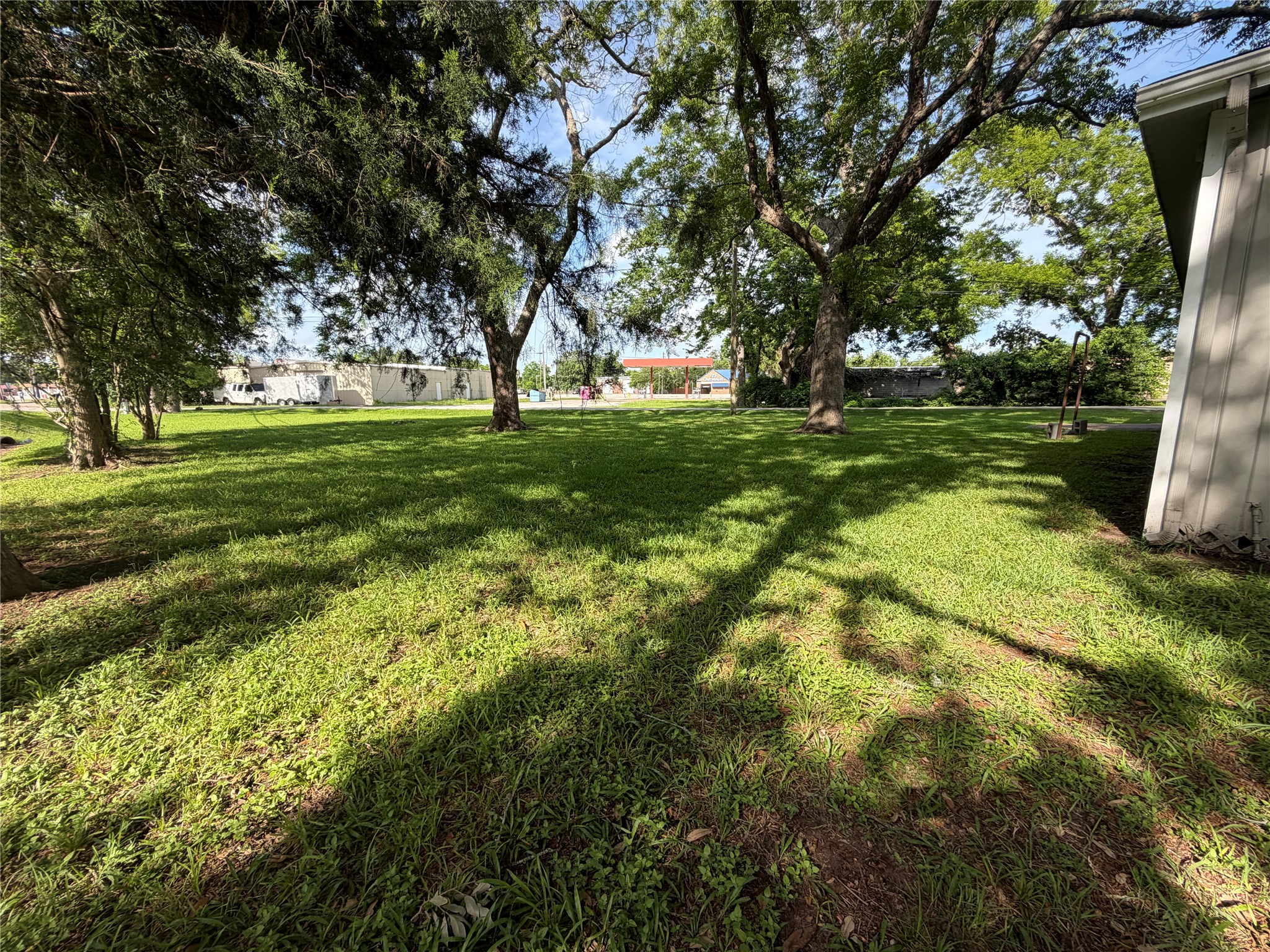 819 West Kyle Road Clute, TX 77531 - Photo 22 of 25