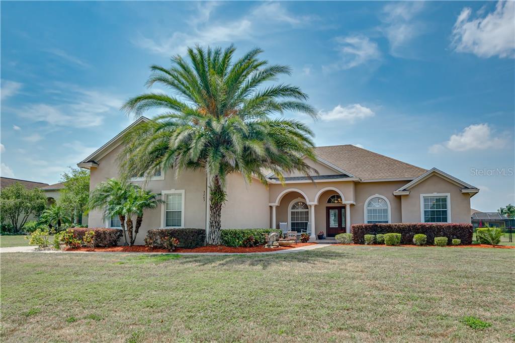 BEAUTIFULLY CRAFTED CUSTOM HOME IN RIVERLAKE