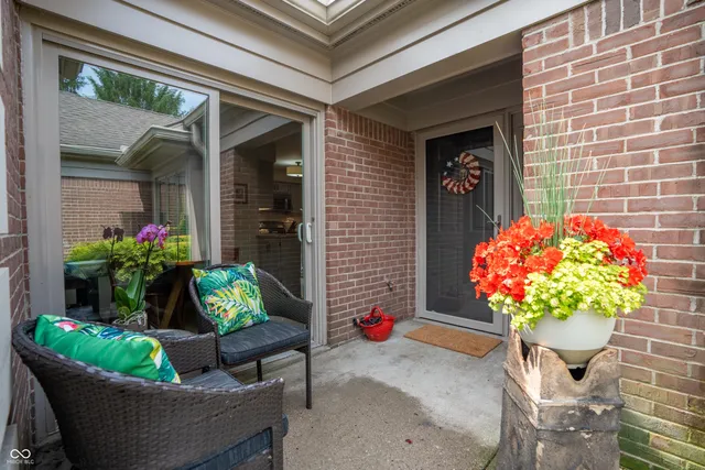 $460,000 | 131 Olde Mill Bay, Indianapolis, IN 46260