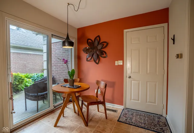 $460,000 | 131 Olde Mill Bay, Indianapolis, IN 46260