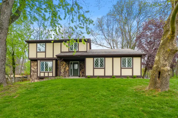 $369,000 | 5814 Scenic Way Drive, Kalamazoo, MI 49009