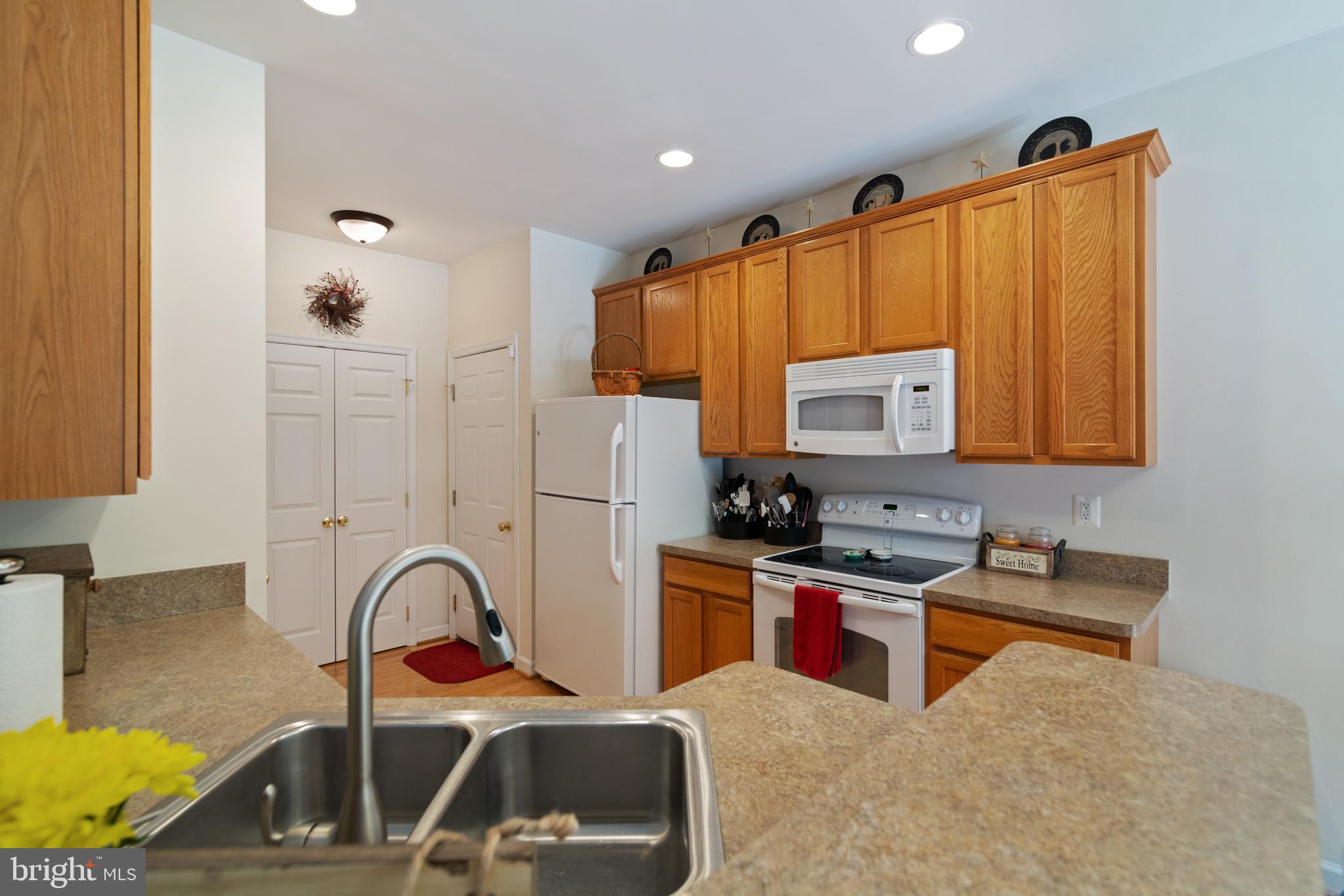8289 Swan Woods Road Rhoadesville, VA 22542 - Photo 6 of 32 Cute Kitchen open to Family Room