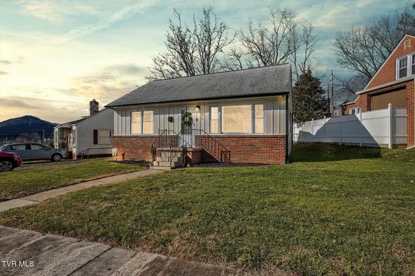$179,900 | 209 Tennessee Street, Kingsport, TN 37660