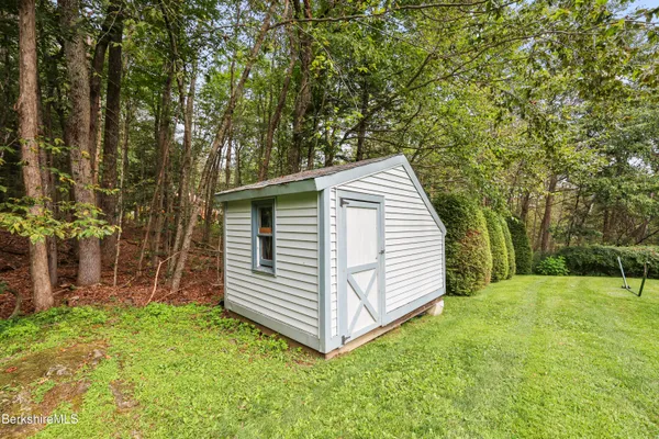 $550,000 | 337 Captain Whitney Road, Becket, MA 01223