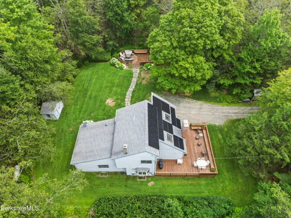 $550,000 | 337 Captain Whitney Road, Becket, MA 01223