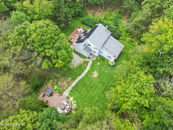 $550,000 | 337 Captain Whitney Road, Becket, MA 01223