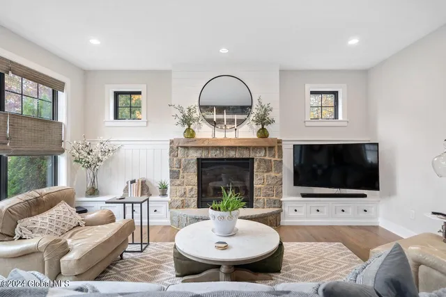 $7,000 | 34 Hyde Street, Saratoga Springs, NY 12866