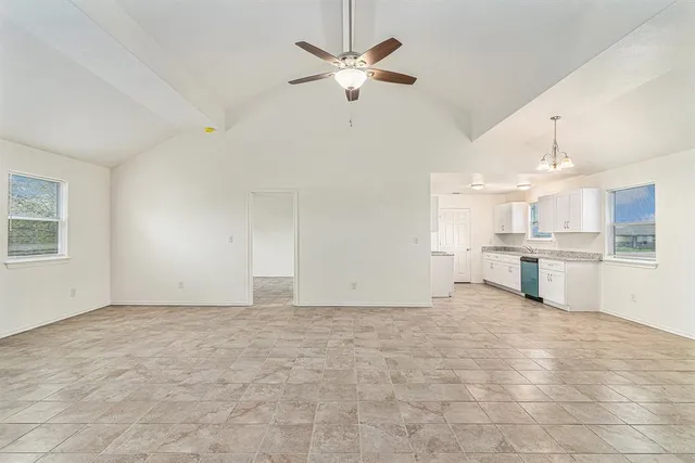 $1,695 | 417 Whitney Court, Rio Vista, TX 76093