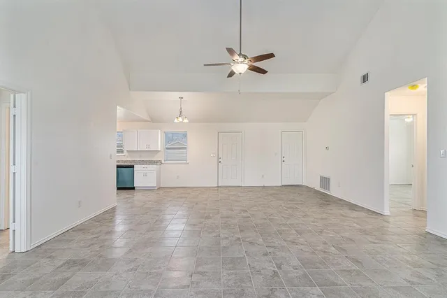 $1,695 | 417 Whitney Court, Rio Vista, TX 76093