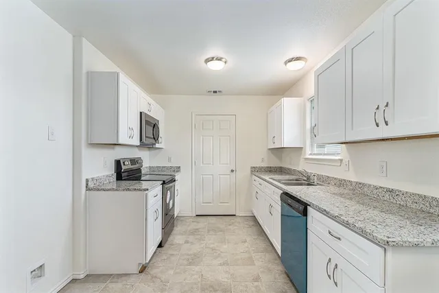 $1,695 | 417 Whitney Court, Rio Vista, TX 76093