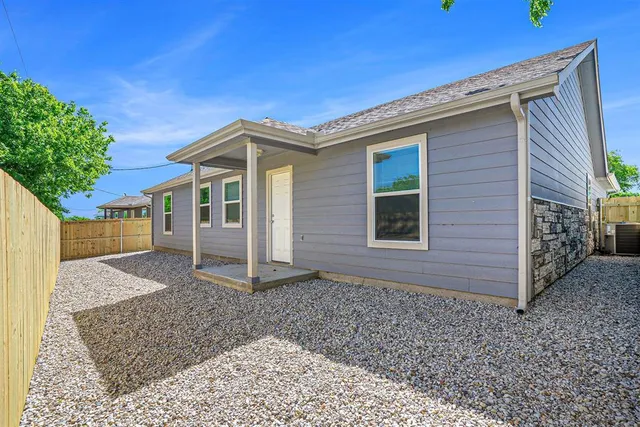 $1,695 | 417 Whitney Court, Rio Vista, TX 76093