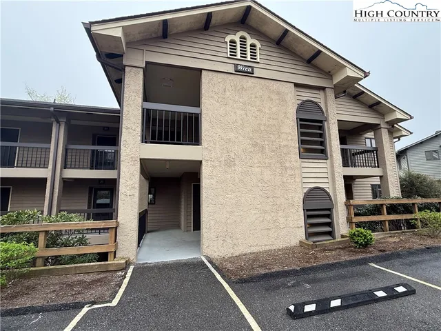 $349,900 | 908 Chetola Lake Drive, Unit 303 WREN, Blowing Rock, NC 28605